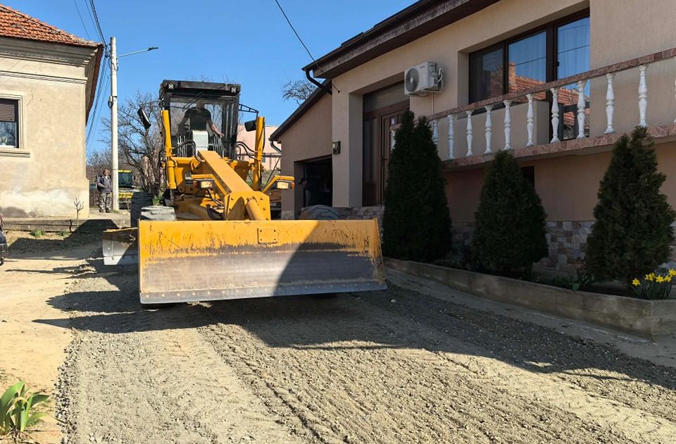 SE TOARNĂ ASFALT? NOOO! DOAR PRAF ÎN OCHI LA MOLDOVA NOUĂ!