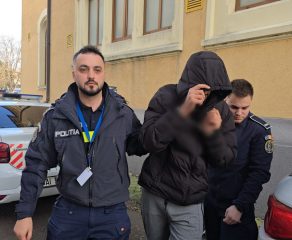 BĂTAIE GENERALĂ LA SECU! POLIȚISTUL TRIMIS SĂ SALVEZE O FEMEIE A AJUNS EL LA SPITAL!