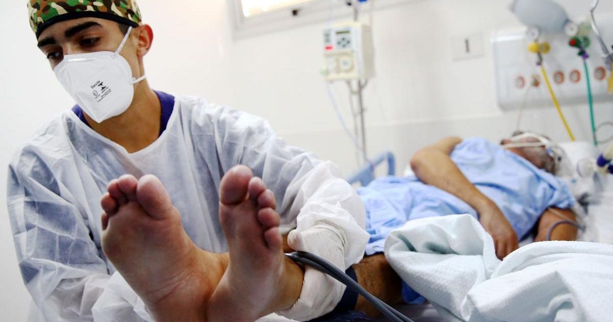 DRAMĂ ȘI SÂNGE LA CARANSEBEȘ! UN BĂRBAT A ZBURAT DE LA ETAJ DUPĂ CE A FOST JEFUIT!