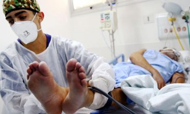 DRAMĂ ȘI SÂNGE LA CARANSEBEȘ! UN BĂRBAT A ZBURAT DE LA ETAJ DUPĂ CE A FOST JEFUIT!