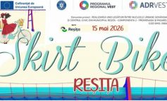 SCANDALOS DE ELEGANT! ROCHII, FLORI ȘI PEDALE ÎN CENTRUL REȘIȚEI!