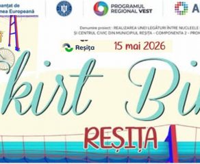 SCANDALOS DE ELEGANT! ROCHII, FLORI ȘI PEDALE ÎN CENTRUL REȘIȚEI!