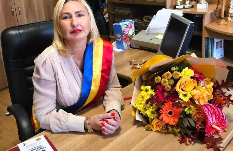 O șansă uriașă pentru tinerii din Răcășdia! Primărița Nicoleta Lechici oferă locuri de casă gratuite pentru noua generație