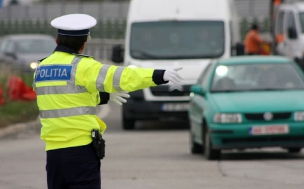 DEZASTRU PE ȘOSELELE DIN CARAȘ! Razia care i-a lăsat fără cuvinte pe șoferi: Sute de „monștri” trași pe dreapta și amenzi pe bandă rulantă!