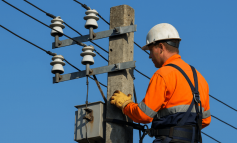 ATENȚIE, SE OPREȘTE CURENTUL! Rețele Electrice Banat anunță întreruperi masive în județul Caraș-Severin: Care sunt localitățile afectate și programul reviziilor