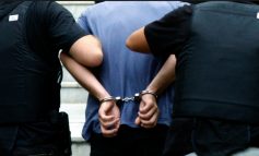 HORROR LA CARANSEBEȘ! A amenințat că le dă foc „SĂ ARDĂ CA ȘOBOLANII”, apoi și-a măcelărit fosta parteneră chiar la locul ei de muncă!