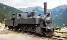 ISTORIA CFR ÎN BANAT: DE LA CĂRBUNE ȘI CAI, LA TRENURI RAPIDE (ȘI ÎNTÂRZIERI CLASICE)