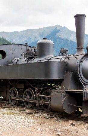 ISTORIA CFR ÎN BANAT: DE LA CĂRBUNE ȘI CAI, LA TRENURI RAPIDE (ȘI ÎNTÂRZIERI CLASICE)