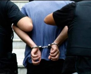 BOMBĂ ÎN JUSTIȚIE! PROCUROR OPRIT CU FOCURI DE ARMĂ PE CÂMP, DUPĂ CE A ATACAT POLIȚIȘTII CA ÎN FILMELE CU GANGSTERI!
