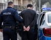 BOMBĂ ÎN TRENUL GROAZEI! Criminal din București, HAITUIT și CAPTURAT de polițiști între stații: Ce ascundea în buzunare când i-au pus cătușele!
