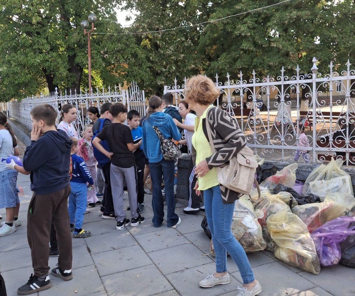 MOMENT ISTORIC LA RĂCĂȘDIA! Ce au făcut copiii din comună i-a lăsat mască pe toți: „Nu am mai văzut așa ceva!”