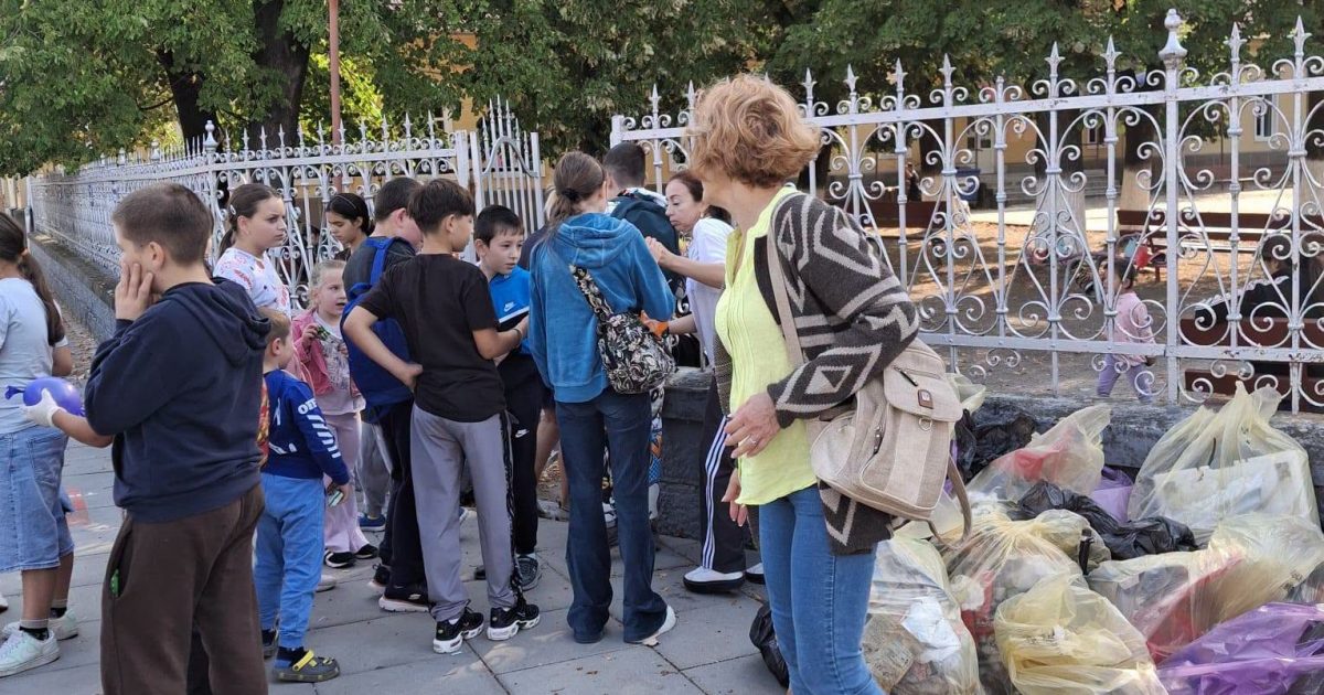 MOMENT ISTORIC LA RĂCĂȘDIA! Ce au făcut copiii din comună i-a lăsat mască pe toți: „Nu am mai văzut așa ceva!”