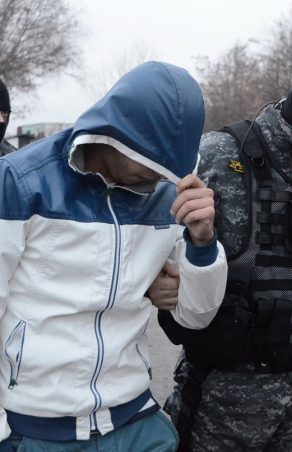 BOMBA ZILEI LA REȘIȚA! MONSTRUL DIN VECINĂTATE A FOST SĂLTAT DE MASCAȚI!